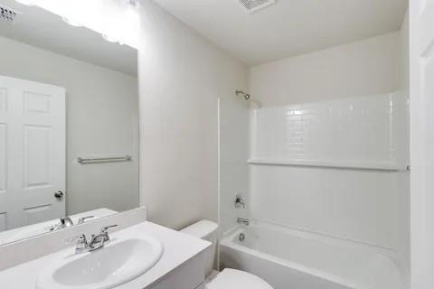 Building Photo - 700 Forestdale Ct