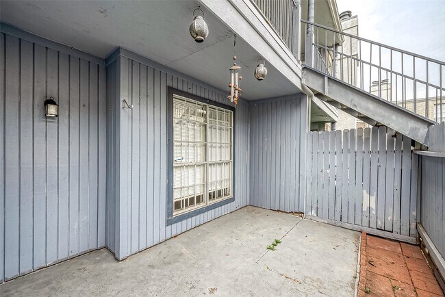 Building Photo - 6606 De Moss Dr