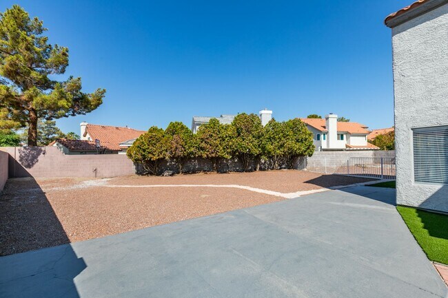 Building Photo - 3-Bedroom Dream Home in Green Valley