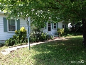 Building Photo - 15 Hawthorne Dr