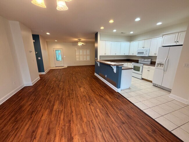 Building Photo - Charming 3-Bedroom Home in The Preserve at Oak Ridge – Resort-Style Amenities!