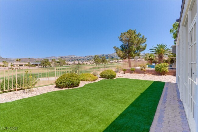 Building Photo - 2084 Tiger Links Dr