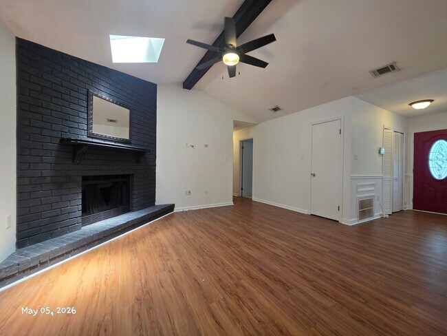 Building Photo - 127 Stockbridge Dr