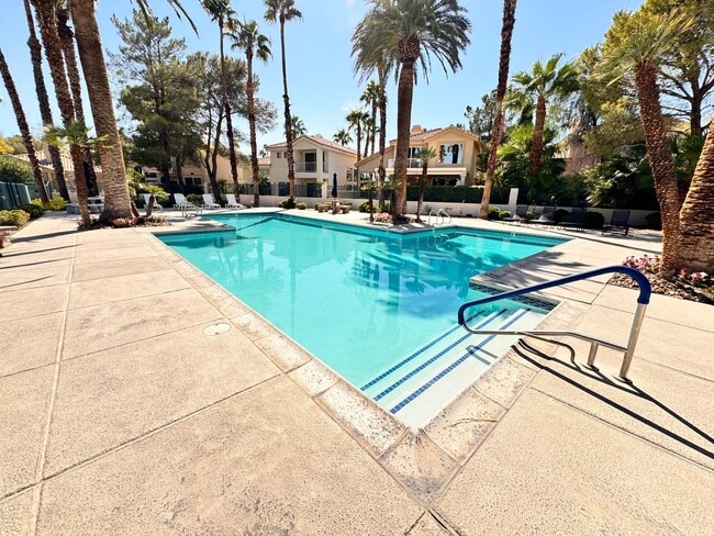 Building Photo - Quaint Home in the Beautiful Desert Shores Community!