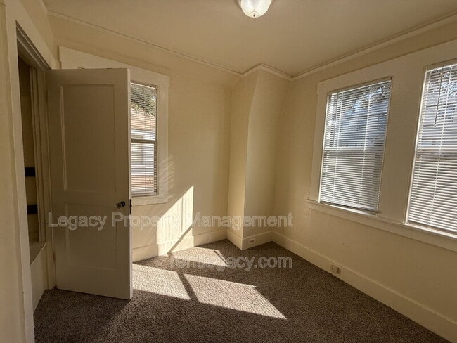 Building Photo - 69 B St