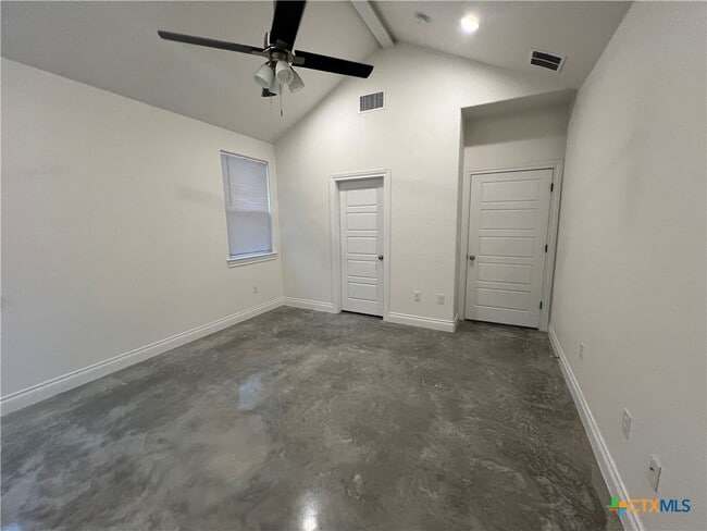 Building Photo - 274 Kerlick Ln