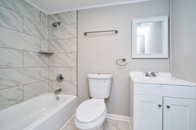 Building Photo - Spacious and Stunning 3-Bedroom, 2-Bath Ho...