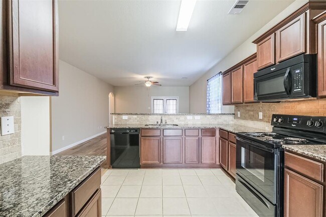 Building Photo - 5114 Harbor Palm Dr