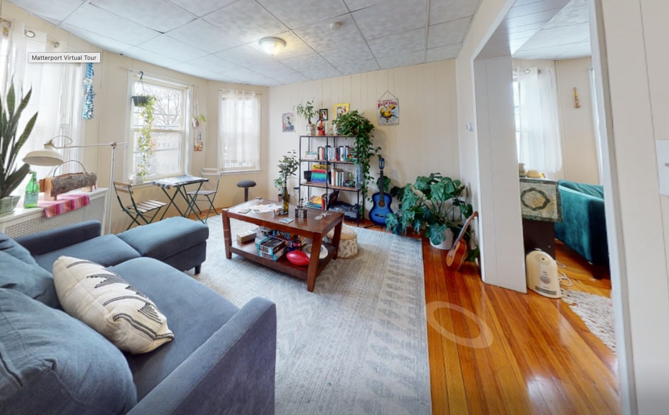 Building Photo - 82 Concord Ave