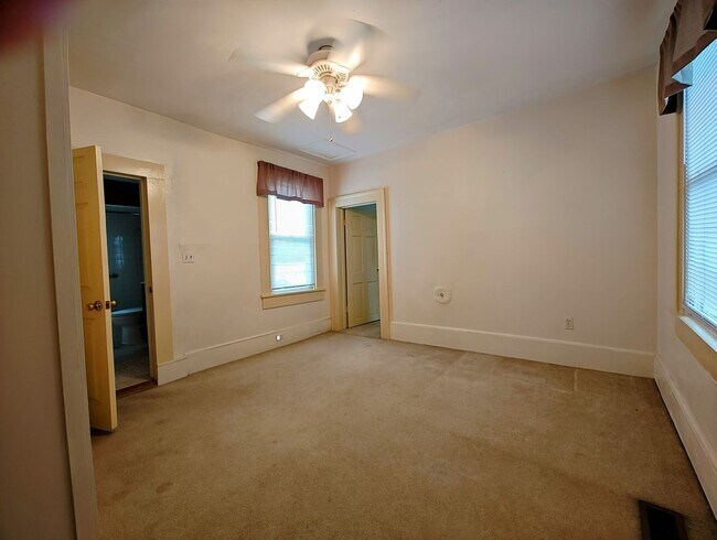 Building Photo - Providence Forge 2 bedroom farmhouse