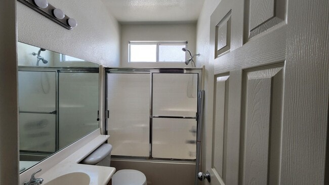 Building Photo - 754 Mira Grande