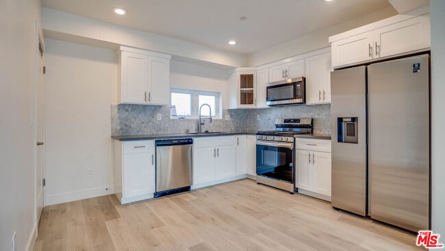 Primary Photo - 608 N Gramercy Pl