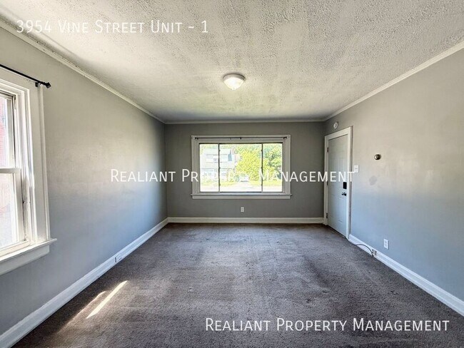 Building Photo - 3954 Vine St