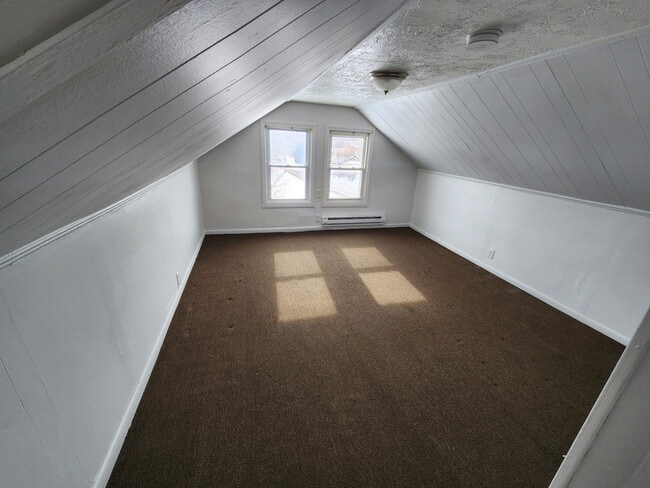 Building Photo - 13601 Beachwood Ave