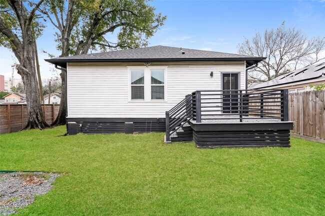 Building Photo - 231 Grace St