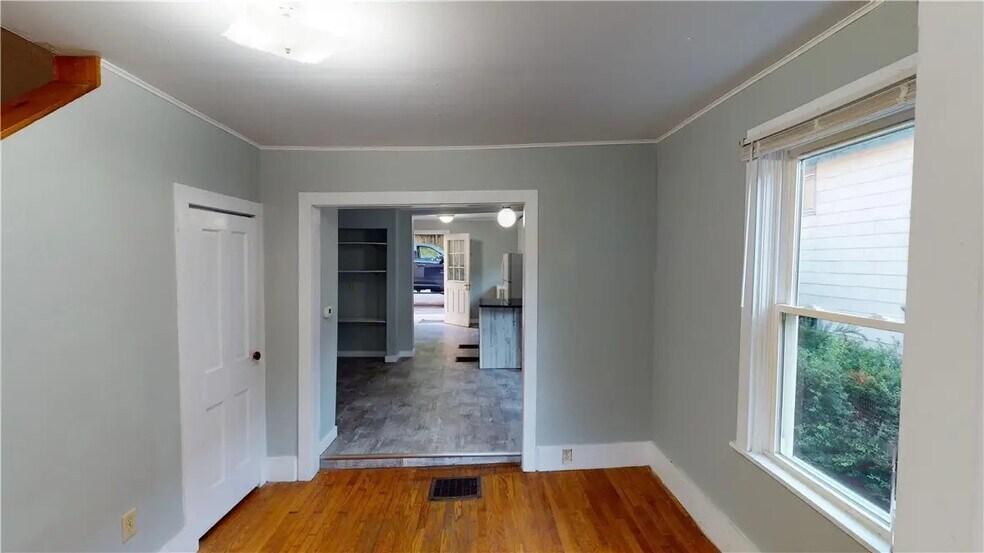 Building Photo - 317 Hillview Pl