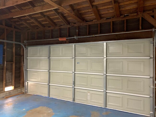 Building Photo - Super Cute 3 Bedroom Home For Rent in Oildale - $1695 Rent Available mid June