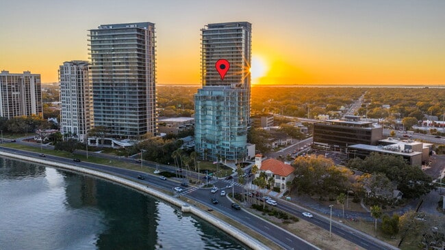 Building Photo - 2900 W Bay to Bay Blvd