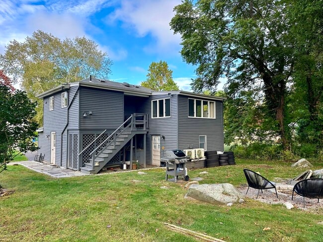 Building Photo - 36 Tuxis Rd