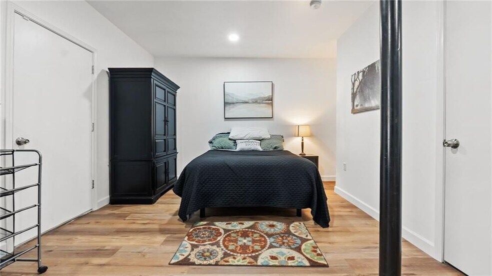 Building Photo - 4433 Coopers Creek Dr SE