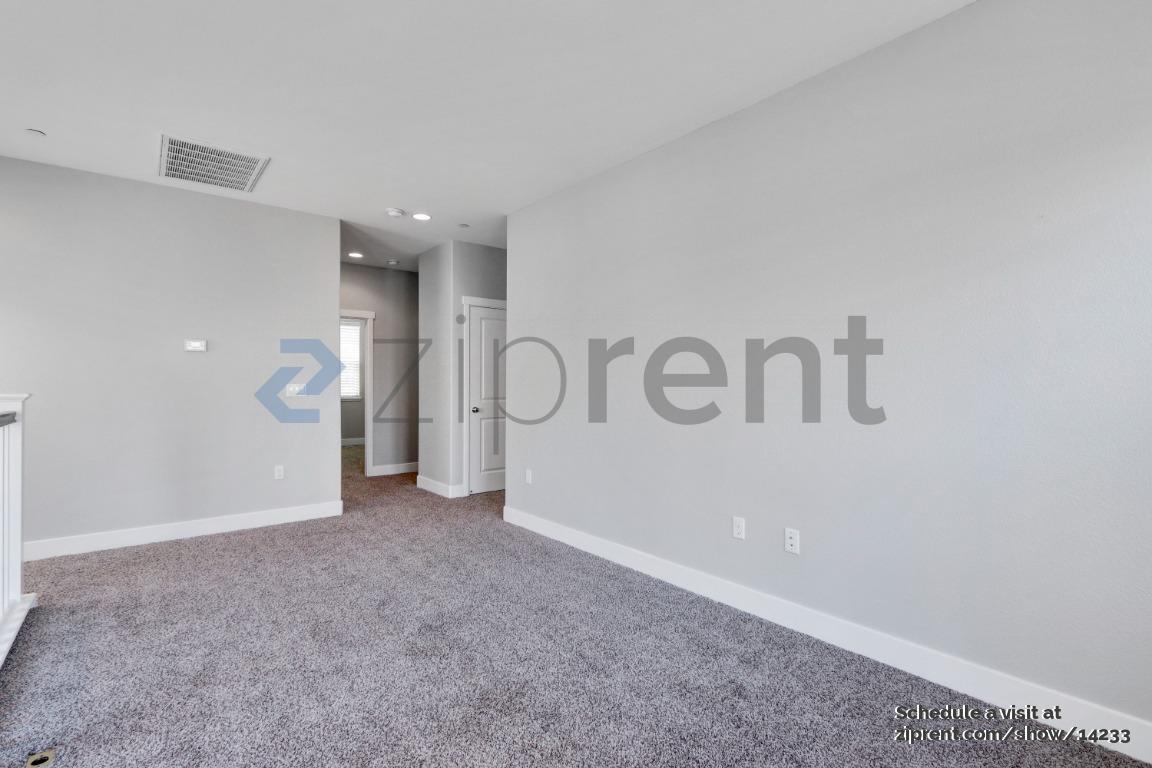 Building Photo - 1125 Berkshire Dr