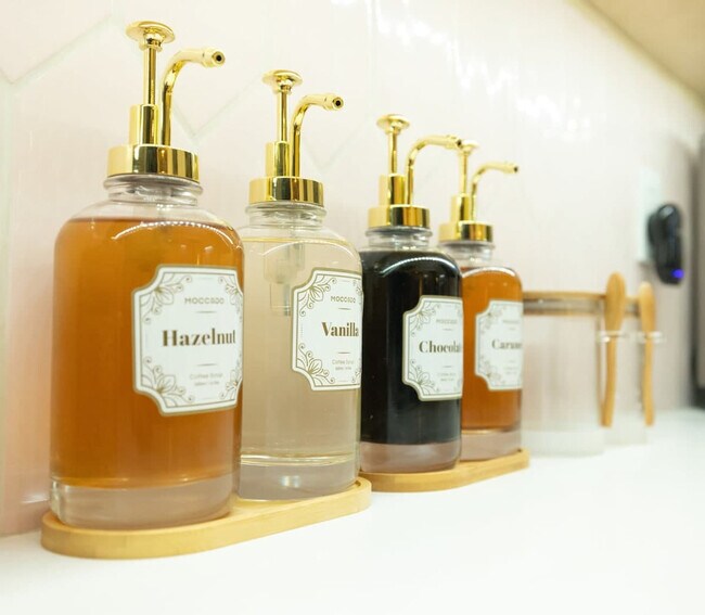 Building Photo - 1107 Broadway-SI ID1309749P