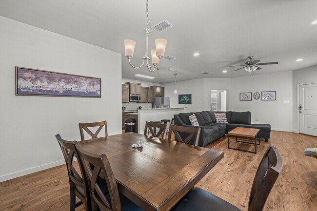 Building Photo - Spacious Townhome Located South Of Town Near Cooper Elementary