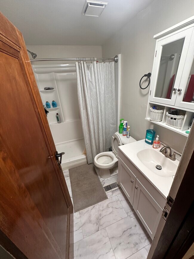Bathroom 2 - 1420 Meadow Rd