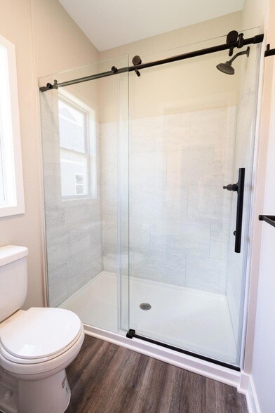 Building Photo - 8441 Oak Shade Cir