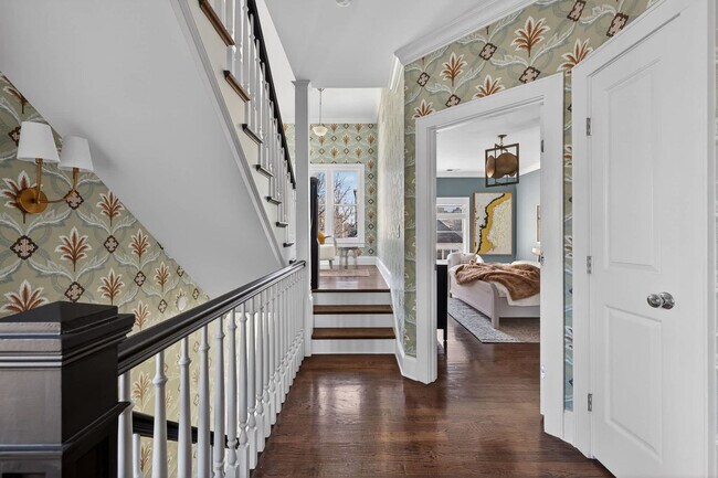 Building Photo - 611 N Pine St