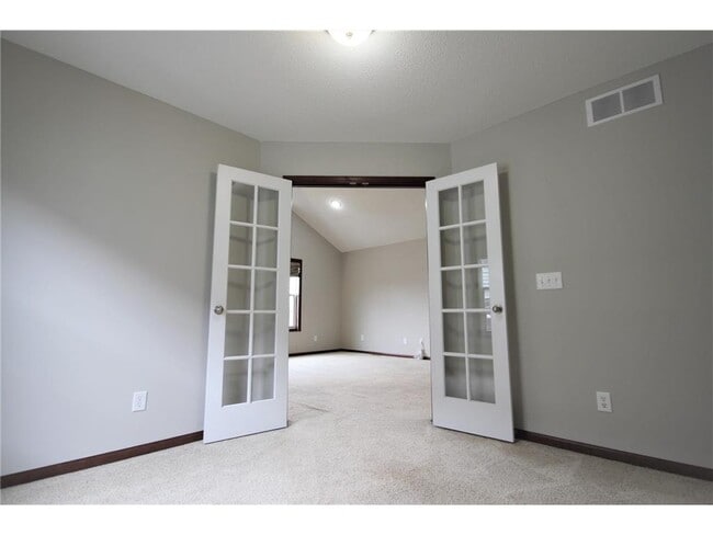 Building Photo - 10003 Pincherry Ln