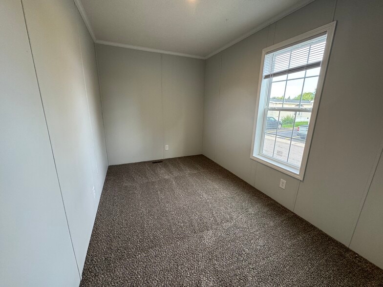 Building Photo - 2022 Marmoor Dr