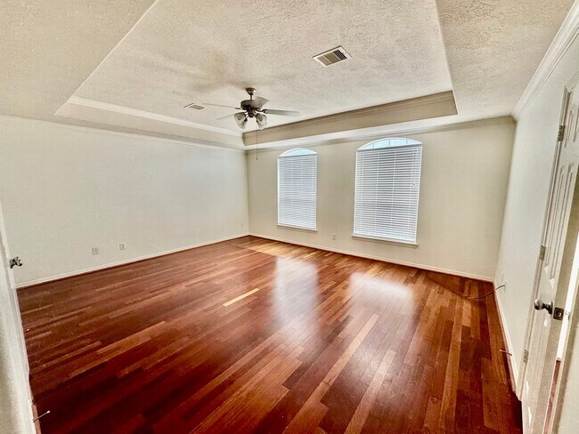 Building Photo - 7608 Janak Dr