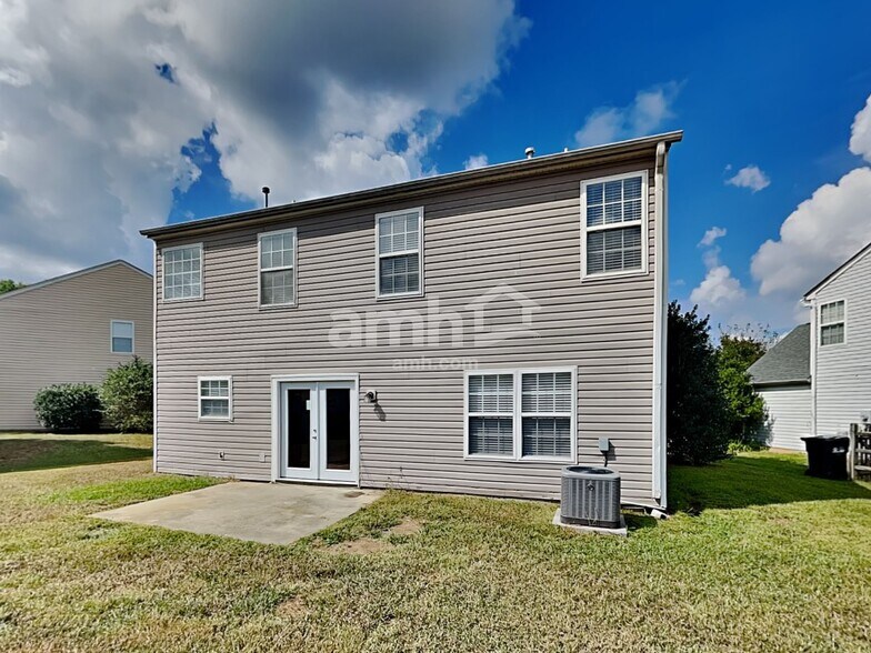 Building Photo - 8849 Laurel Run Dr