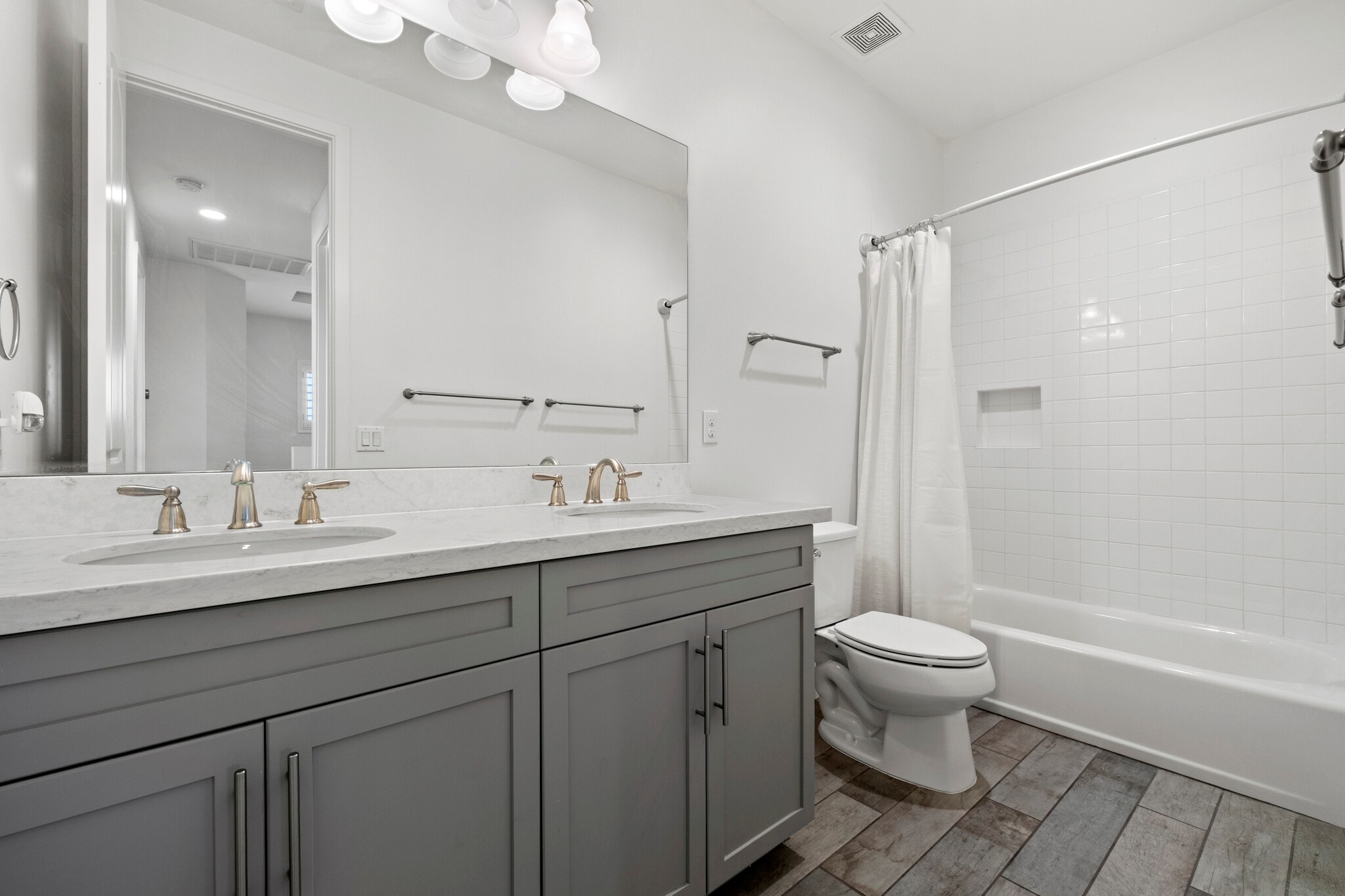 Building Photo - 3030 N 38th St