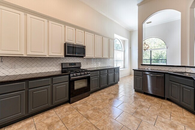 Building Photo - 3517 Oak Landing