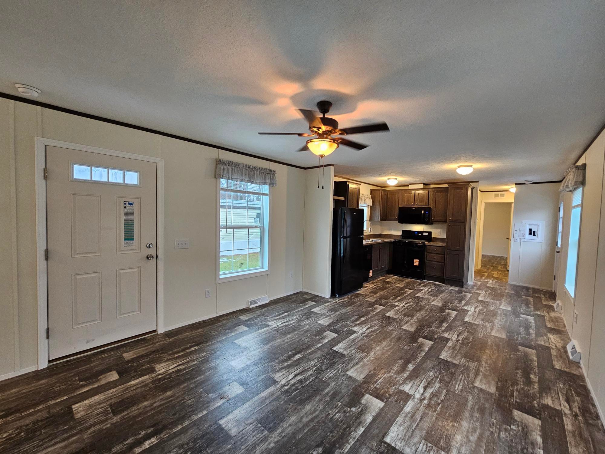 Building Photo - 708 Maple Dr