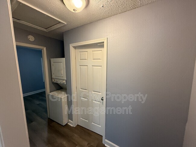 Building Photo - 3067 Princeton Ave