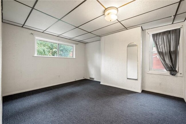 Building Photo - 823 Lilac St