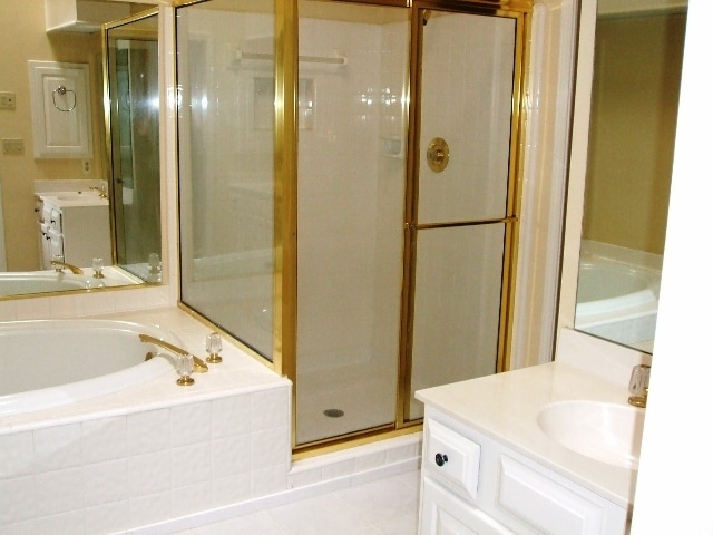 Building Photo - 2562 Oakwood Trce