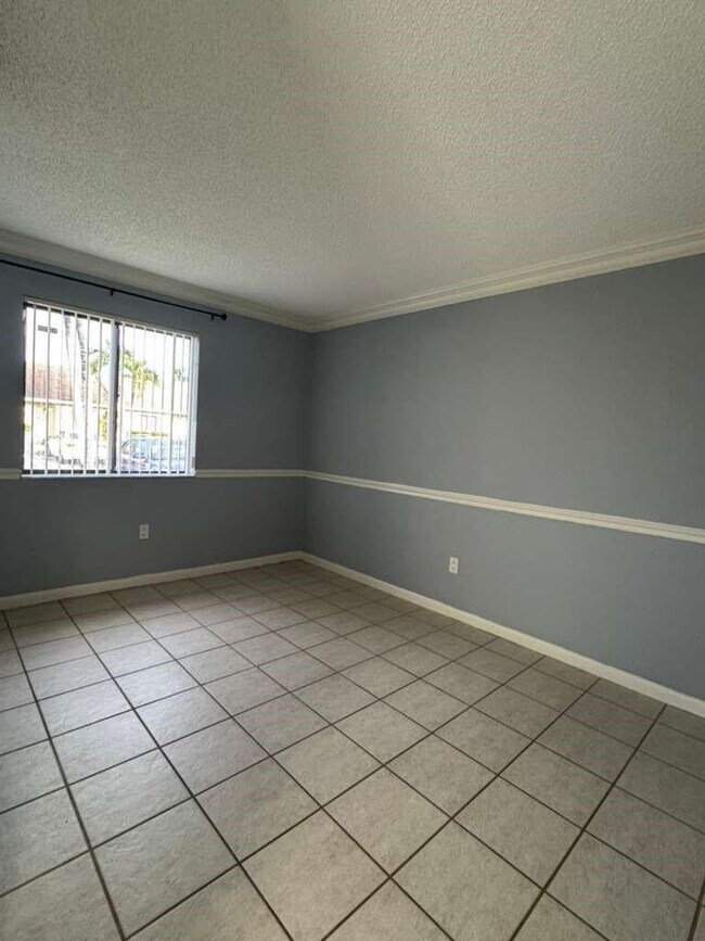 Building Photo - 10324 Boca Bend W