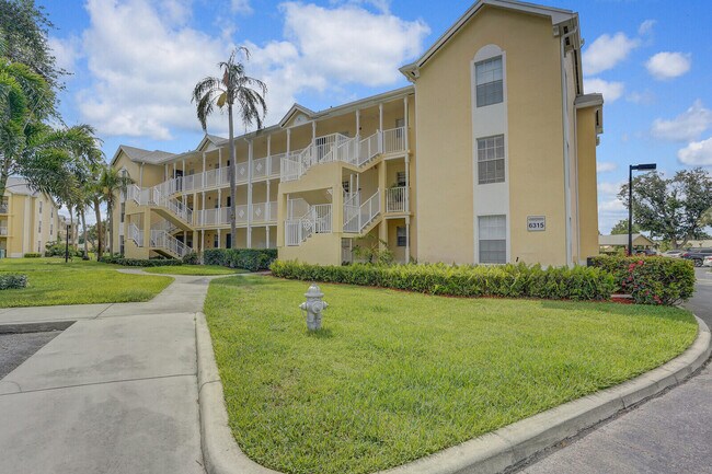 Building Photo - 6315 La Costa Dr