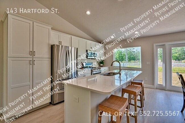 Building Photo - 143 Hartford St