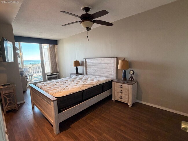 Building Photo - 830 Shore 2O