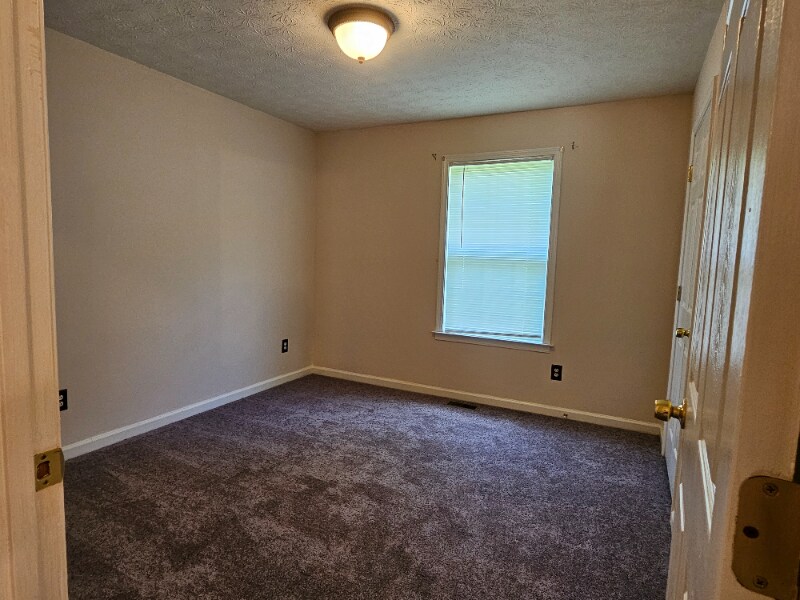 Building Photo - 1011 Brookwood Dr