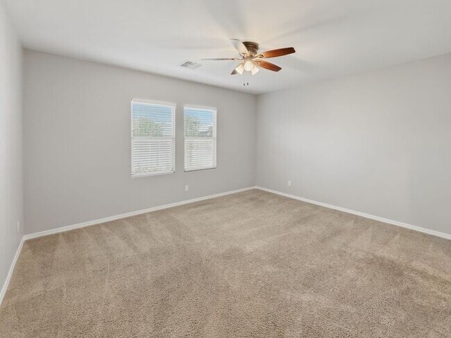Building Photo - Spacious 4 Bedroom, 3 Bathroom home in Litchfield Park!