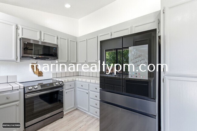 Building Photo - Home Sweet home-Beautiful remolded 3 bedroom 2 bathroom