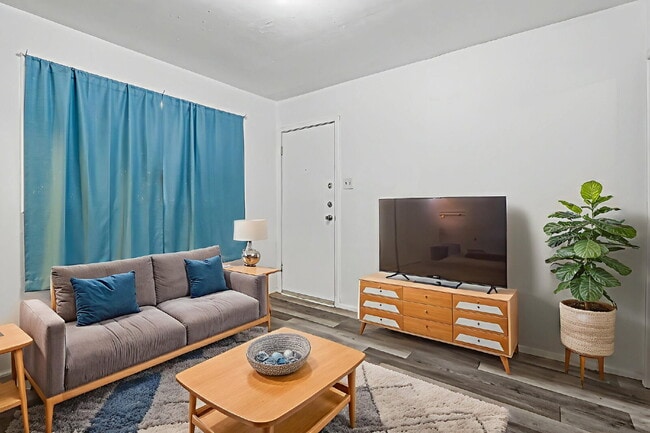 Building Photo - Cozy 1 Bedroom close to Fort Bliss