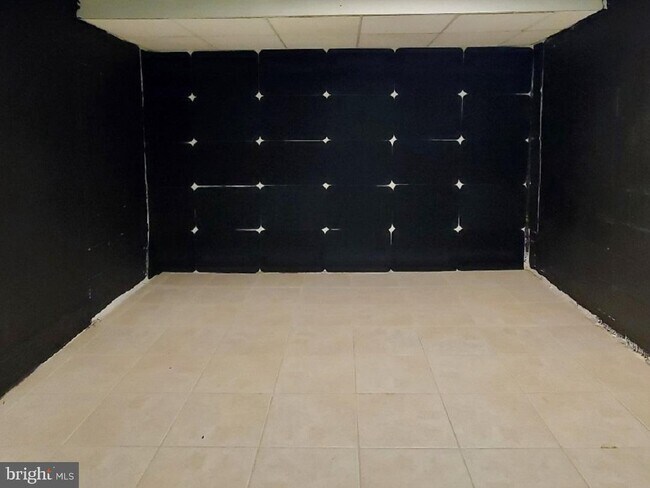 Building Photo - 4802 S Haven Dr