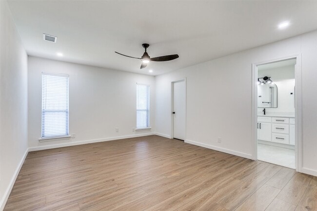 Building Photo - 2822 Clear Springs Dr